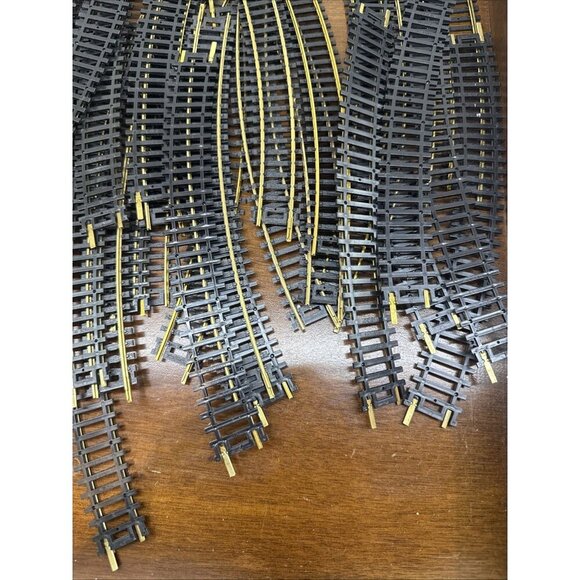 Atlas HO Scale Train Tracks Lot Of 50 pieces Curved Snap brass Tracks - Picture 6 of 8